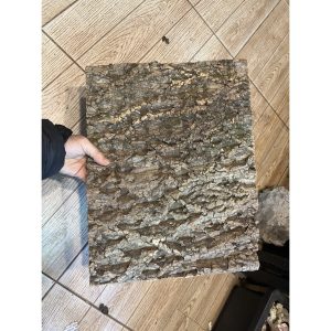 Tấm cork vỏ cây gỗ sồi làm nền chuồng nuôi tạo cảm giác thiên nhiên