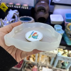 Đĩa thức ăn bát đựng nước màu trắng