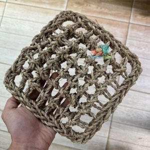Tấm lưới cói làm hang trú và làm võng ngủ cho thú cưng nhỏ