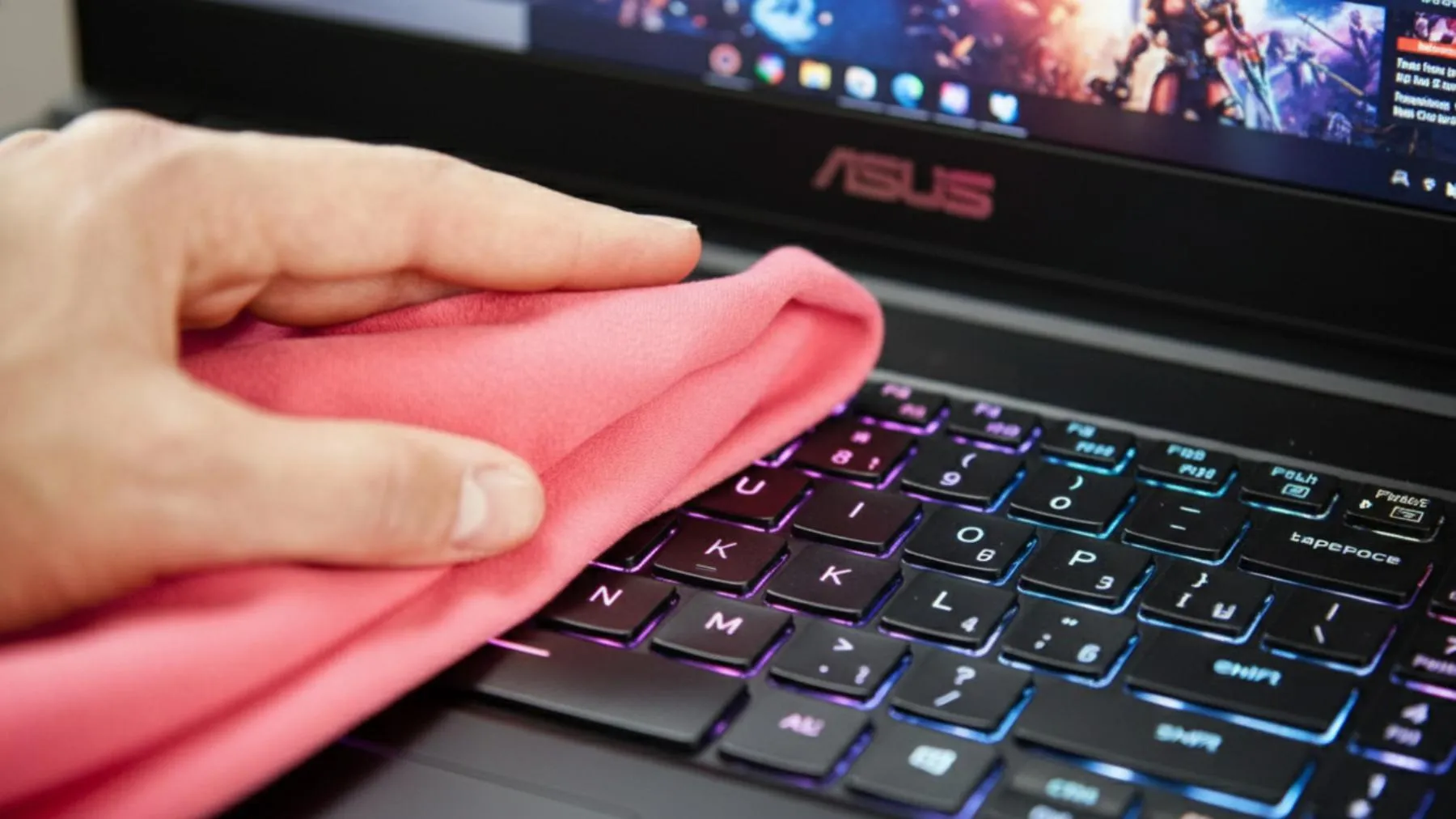 Vệ sinh vỏ ốc LED đúng cách giúp duy trì vẻ đẹp và tuổi thọ sản phẩm