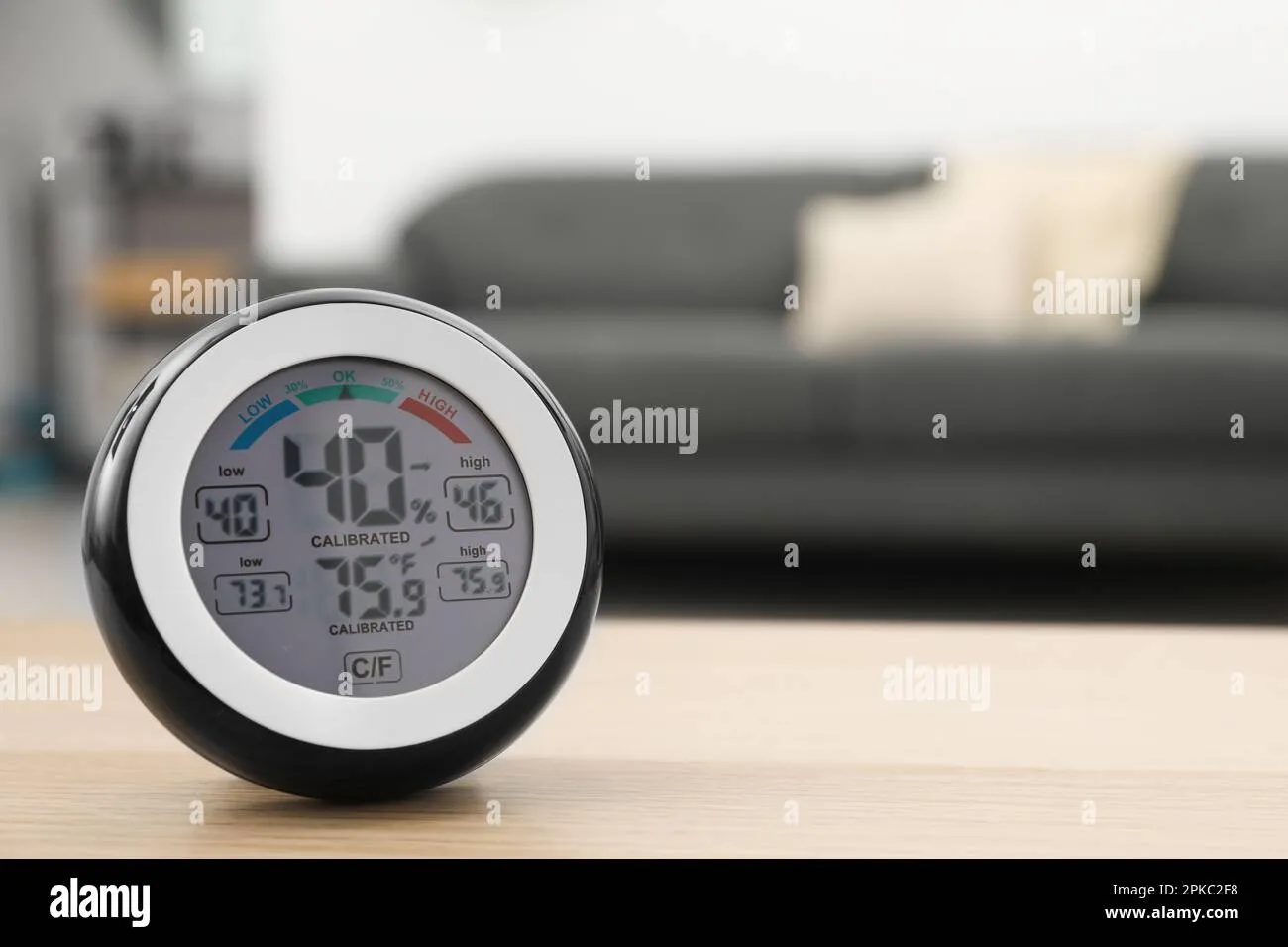 Thiết bị đo nhiệt độ và độ ẩm kỹ thuật số hiện đại giúp kiểm soát môi trường sống