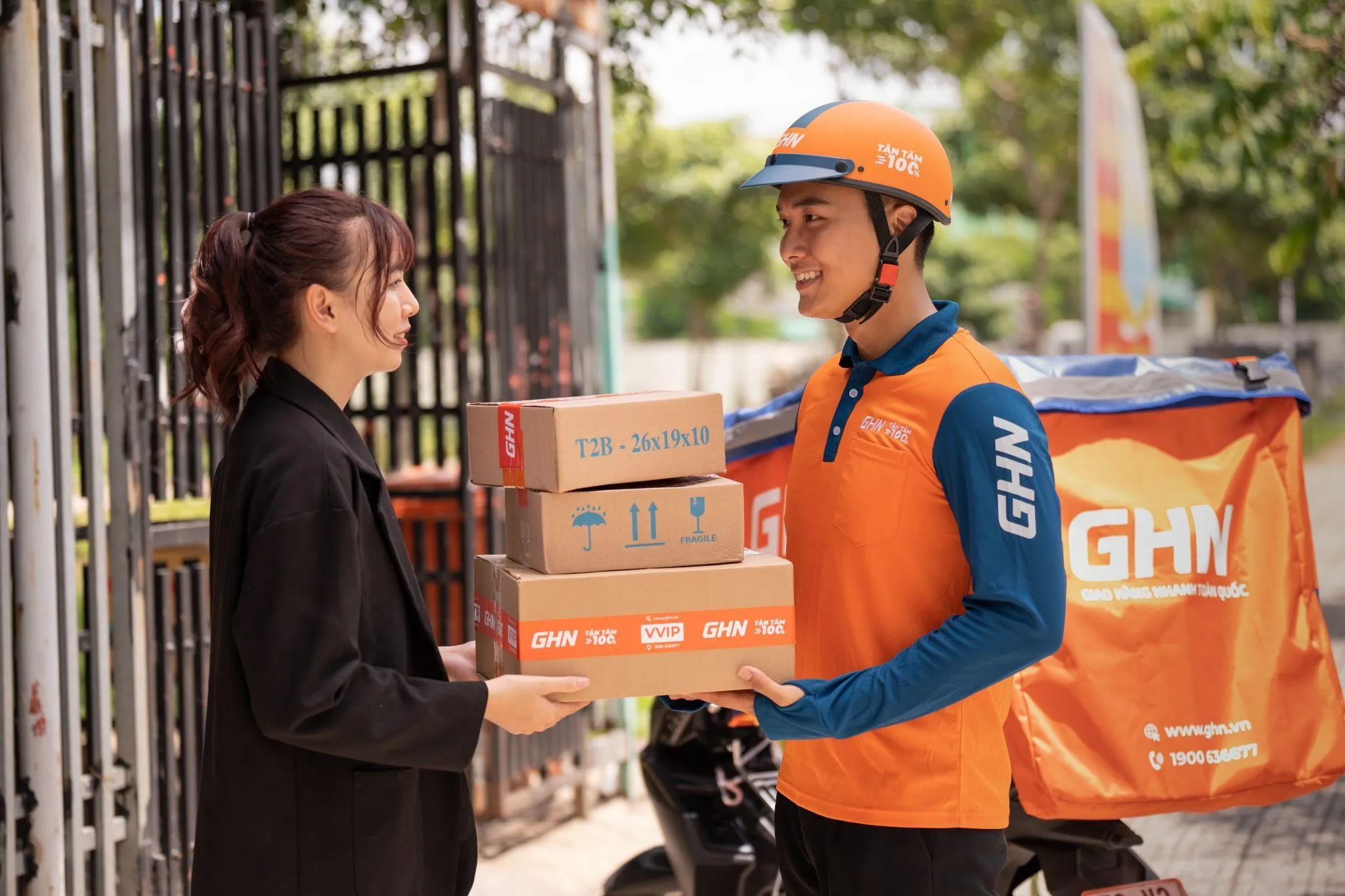 Dịch vụ giao hàng nhanh chóng và tin cậy của Cửa Hàng Miền Nam