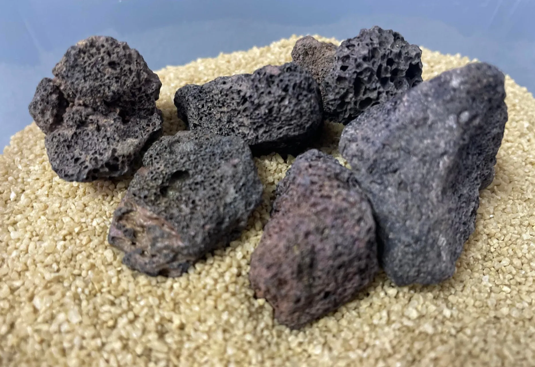 Sự đa dạng về kích thước của đá Lava Flow giúp người chơi dễ dàng lựa chọn cho từng loại bể
