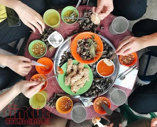 Sự xâm nhập của kiến vào bát ăn ốc gây mất vệ sinh và phiền toái cho người dùng